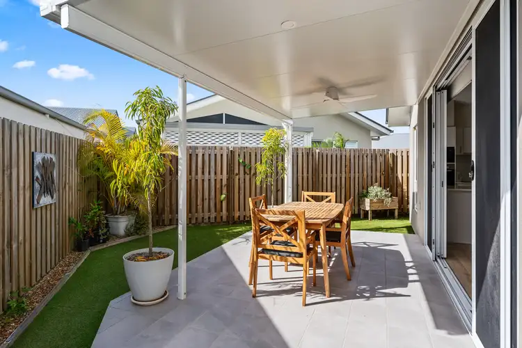 295/2-20 Island View Drive, Urangan QLD 4655