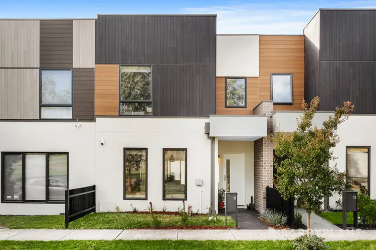 11 Thompson Crescent, Chirnside Park VIC 3116