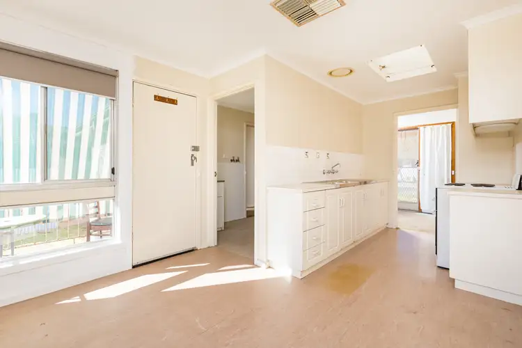 Fifth view of Homely house listing, 2 Namoi Avenue, Red Cliffs VIC 3496
