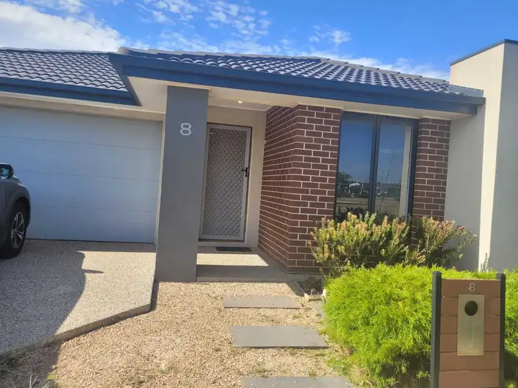 8 Avonbury Drive, Werribee VIC 3030