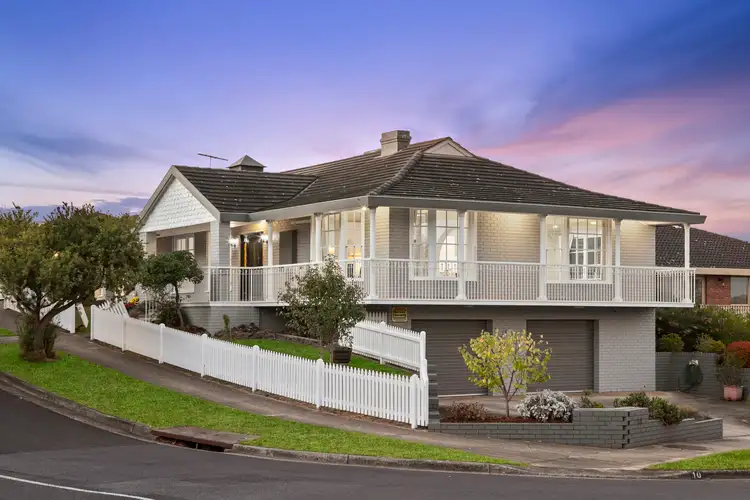 10 Lansell Drive, Highton VIC 3216