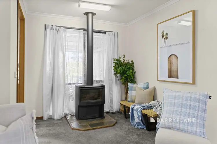 Fourth view of Homely house listing, 122 Duncan Drive, Pakenham VIC 3810