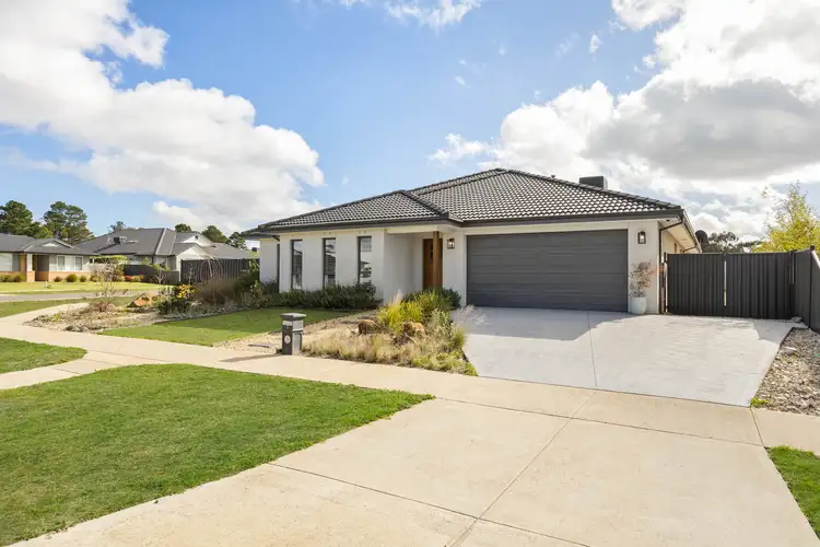 1 Liquidamber Drive, Romsey VIC 3434