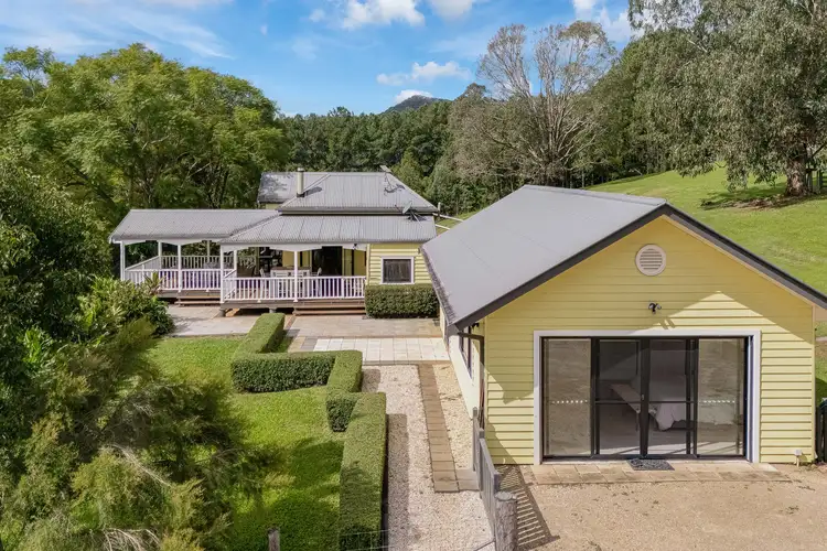 402 Smiths Creek Road, Uki NSW 2484