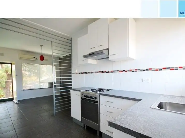 4/4 Grove Avenue, Everard Park SA 5035
