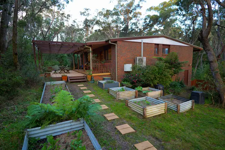 122 Waratah Road