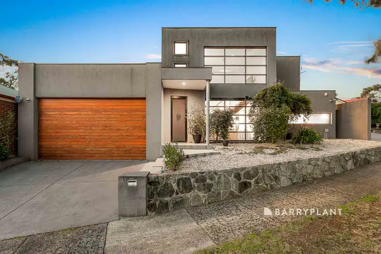 15 Chelsea Crescent, Berwick VIC 3806