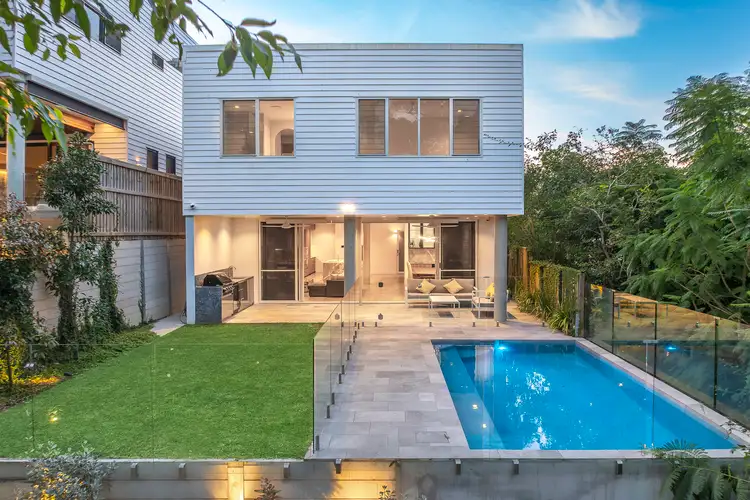 51 Sixth Avenue, St Lucia QLD 4067