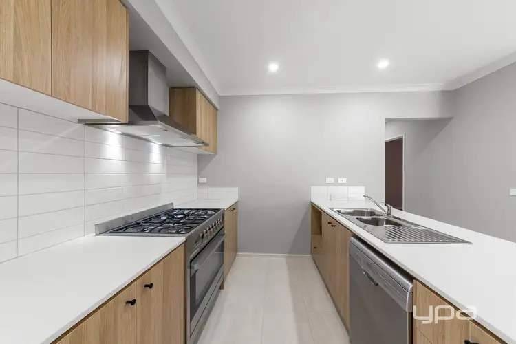 Second view of Homely house listing, 15 Hartland Rise, Cobblebank VIC 3338
