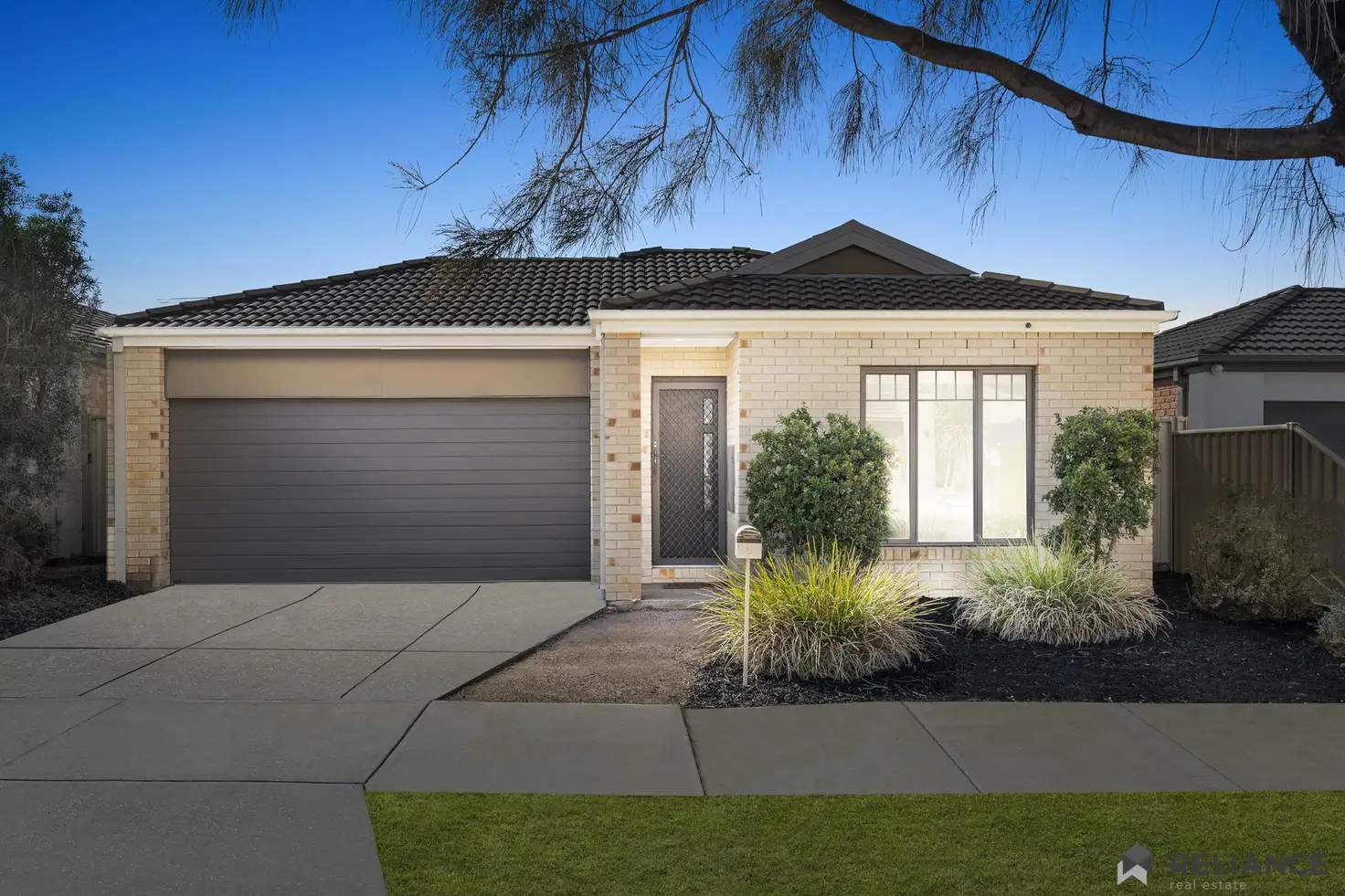Main view of Homely house listing, 8 Mallow Street, Brookfield VIC 3338