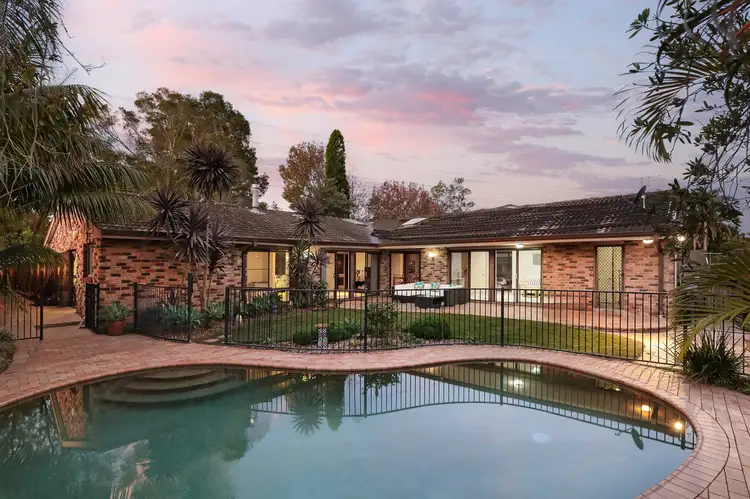 6 Burrswood Close
