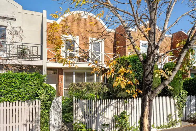 8B Barkly Avenue, Armadale VIC 3143