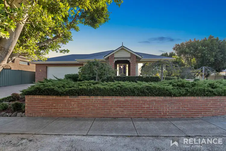 11 Correa Way, Caroline Springs VIC 3023