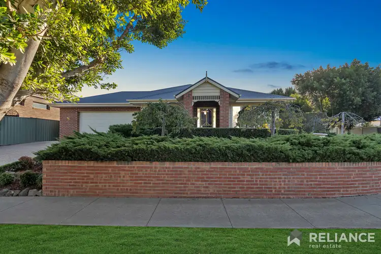 11 Correa Way, Caroline Springs VIC 3023