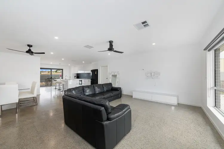 8 Allen Thomas Drive