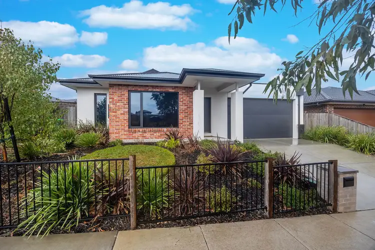 18 Brownlee Boulevard, Winter Valley VIC 3358