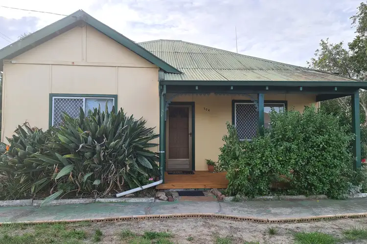 104 Avon Street, Katanning WA 6317