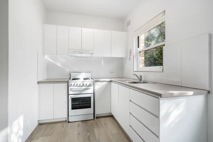 2/1 Howie Avenue