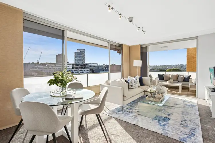 16/53 Oaks Avenue