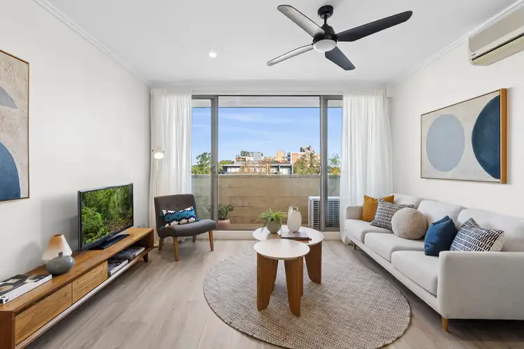 302/7 Parraween Street