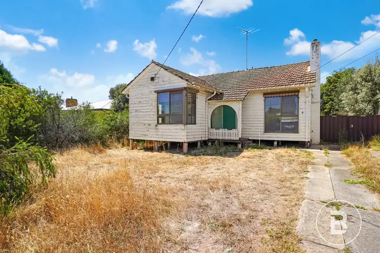 4 Daphne Street, Wendouree VIC 3355