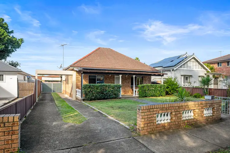 8 Hevington Road, Auburn NSW 2144