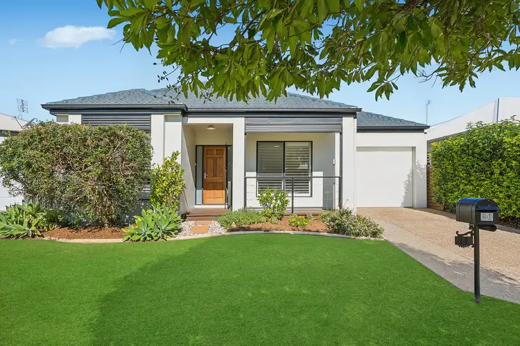 20 St Lucia Crescent, Kawana Island QLD 4575