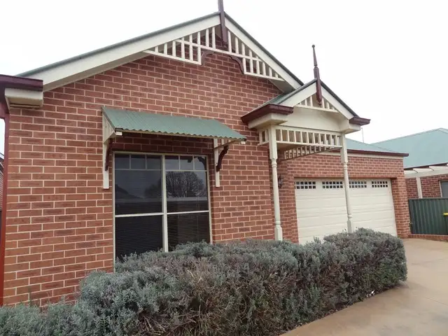 2/80 Rocket Street, Bathurst NSW 2795