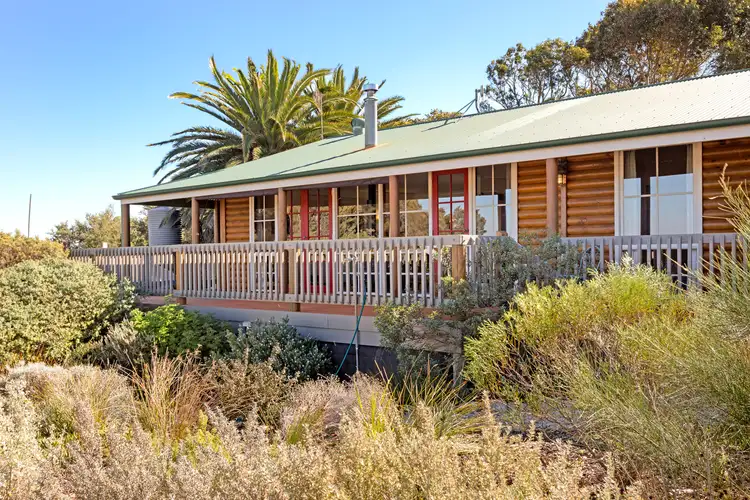 2 Clayton Street, Clayton Bay SA 5256