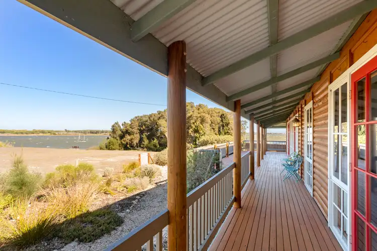 2 Clayton Street, Clayton Bay SA 5256