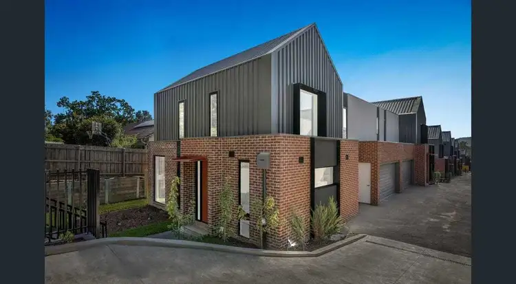 2/11 Vernon Street, Croydon VIC 3136