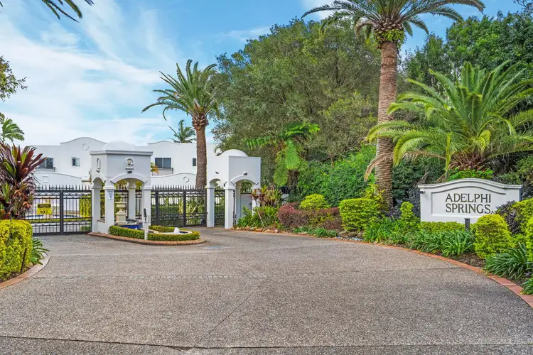 10/100 Cotlew Street East, Southport QLD 4215