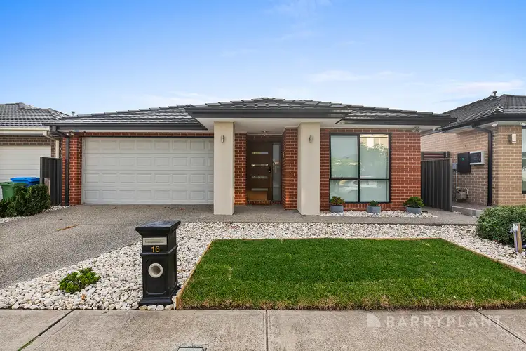 16 Noah Road, Clyde North VIC 3978