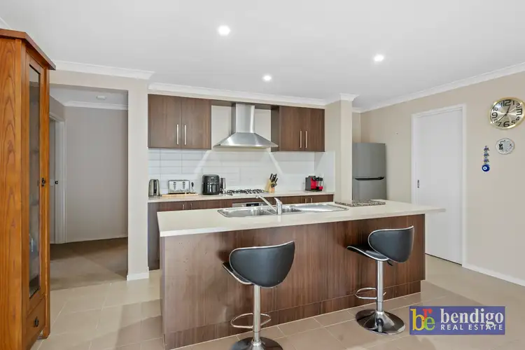 Fifth view of Homely house listing, 2 Rosea Court, Ascot VIC 3551