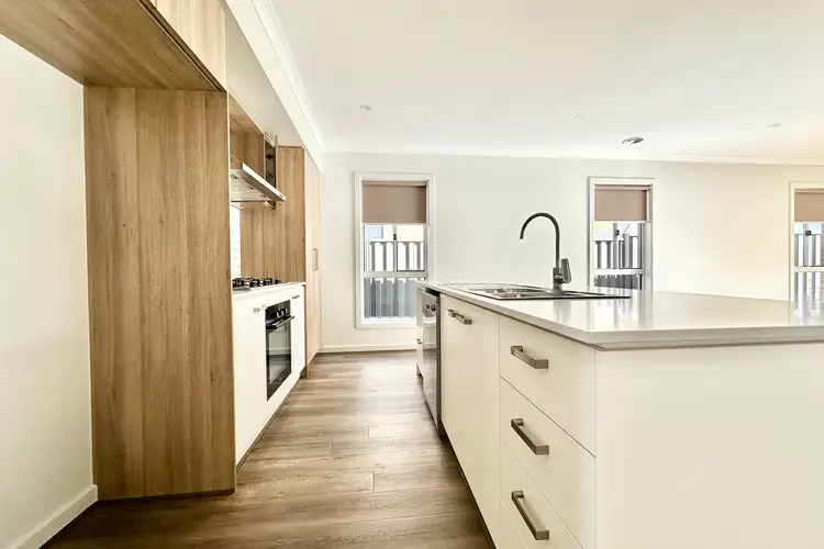 Second view of Homely house listing, 7 Cimbrone Place, Berwick VIC 3806