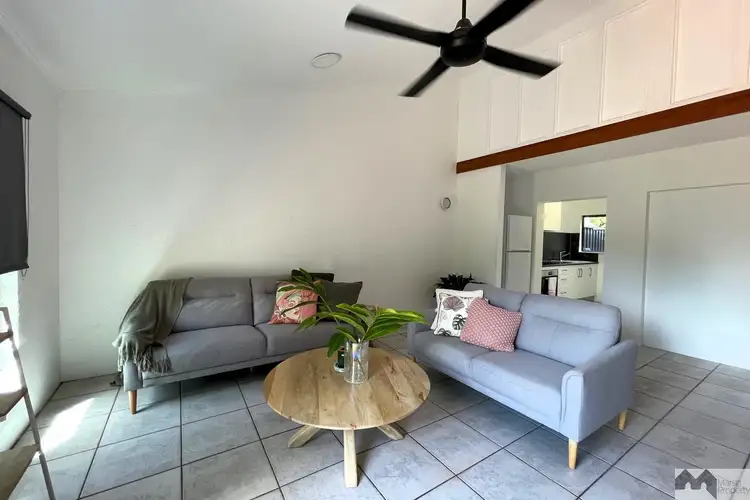 2/25-31 Hibiscus Lane, Holloways Beach QLD 4878