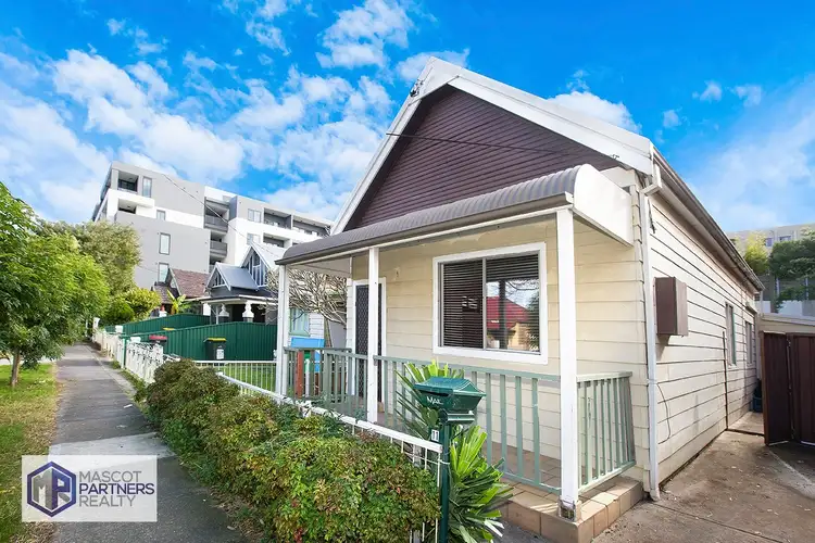 11 Robey Street, Mascot NSW 2020
