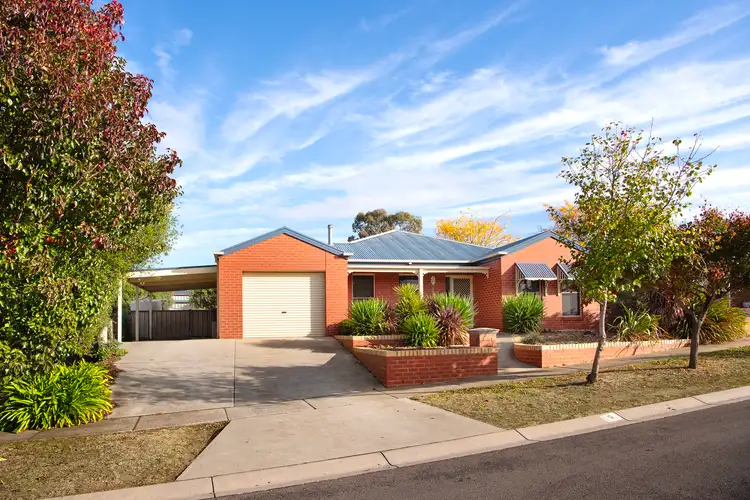 Second view of Homely house listing, 5 Parkview Close, Castlemaine VIC 3450