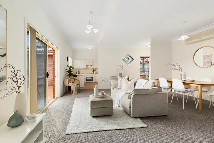 2/119 Kemp Street, Hamilton South NSW 2303