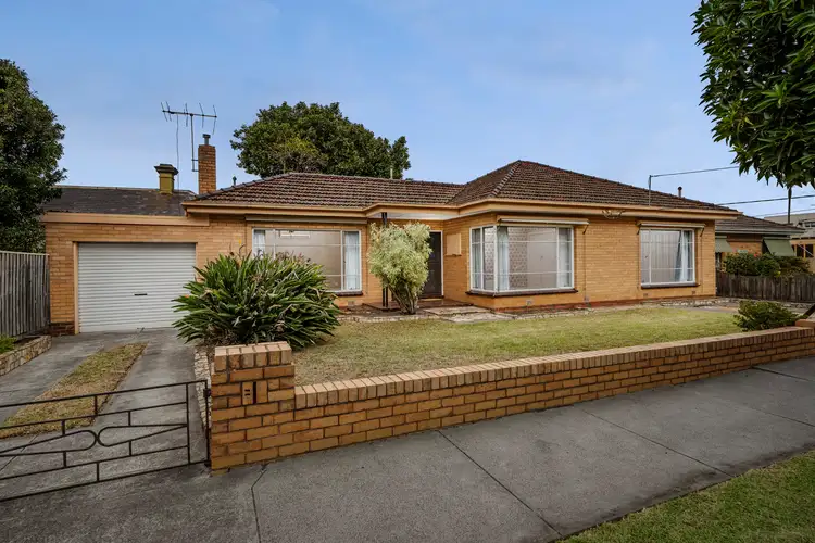 25 Woolley Street