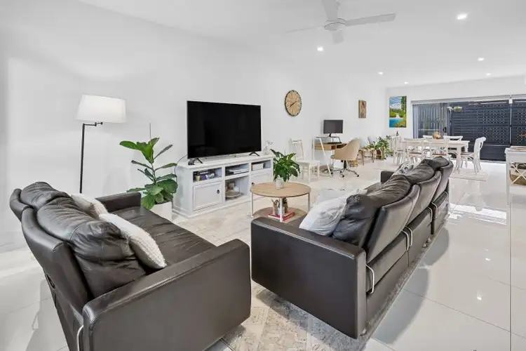 2/38 Avon, Morningside QLD 4170