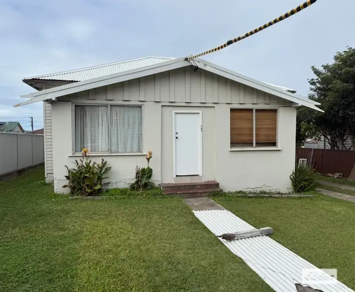 23 Strathearn Avenue, Coniston NSW 2500