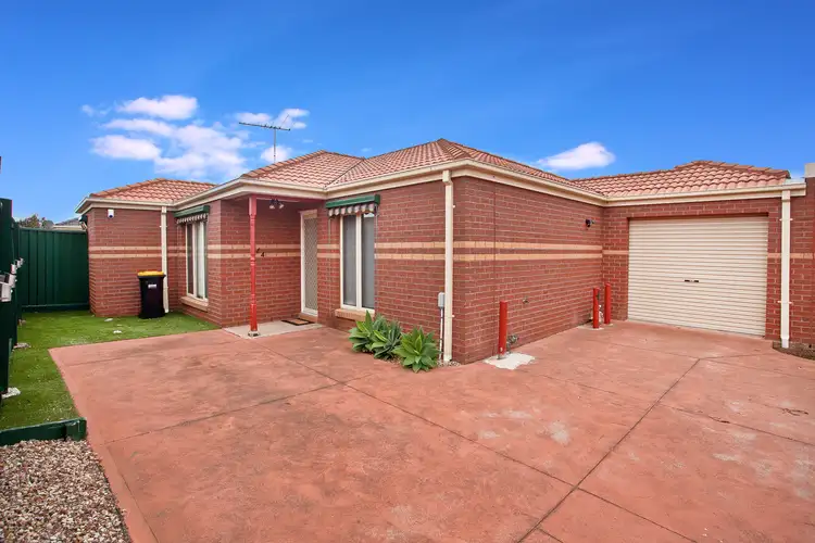 3/4 Balmoral Close