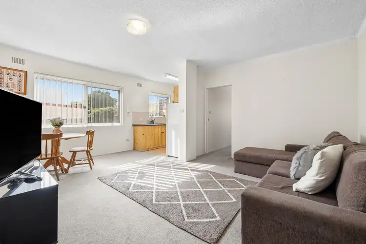 2/33 Baird Avenue