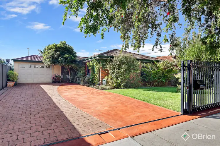 48 Tarana Crescent