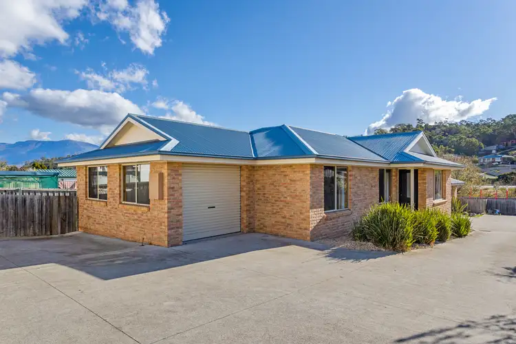 2/36 Schouten Street, Warrane TAS 7018
