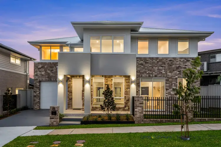 8 Middleton Drive, Middleton Grange NSW 2171