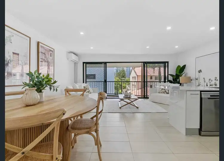 8/21-23 Woodroffe Avenue, Main Beach QLD 4217