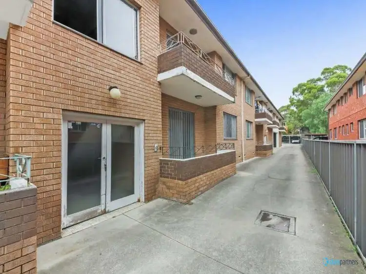 2/23 Military Road, Merrylands NSW 2160