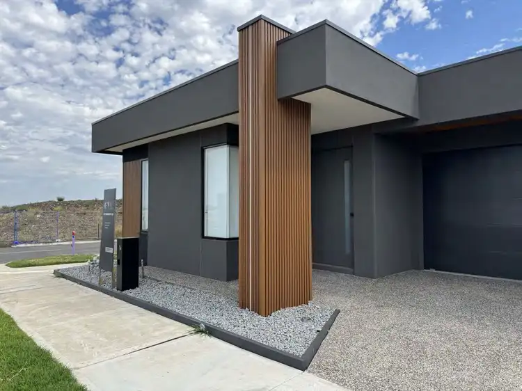 74 River Redgum Boulevarde, Donnybrook VIC 3064